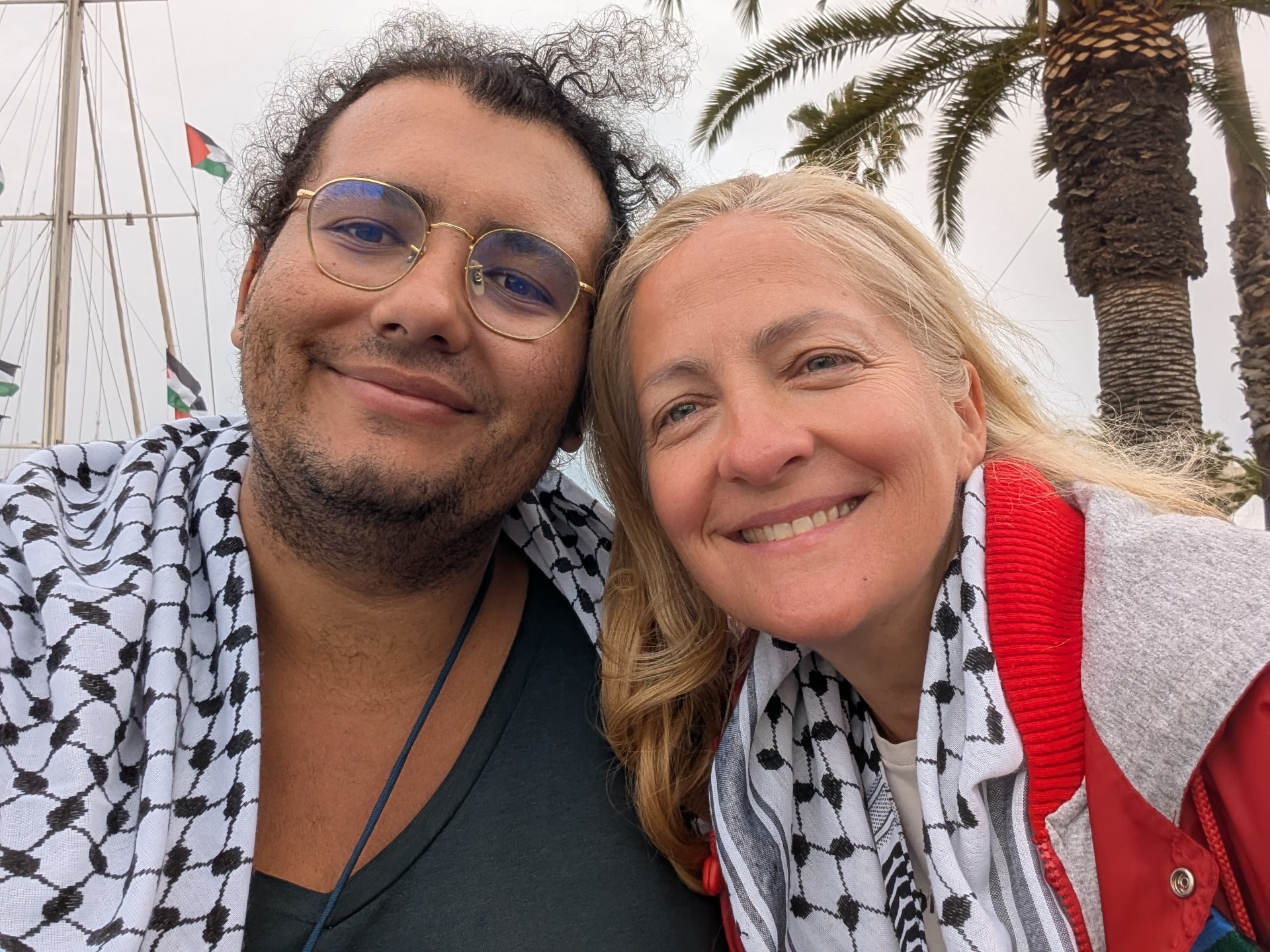 Tití y Musa antes de zarpar con la Global Sumud Flotilla
